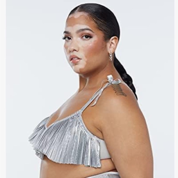 Savage X Fenty Silver Pleated Lamé Unlined Bra | Size 40DD | NWT !! - Picture 3 of 12